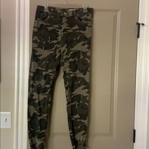 camo jeans size 11